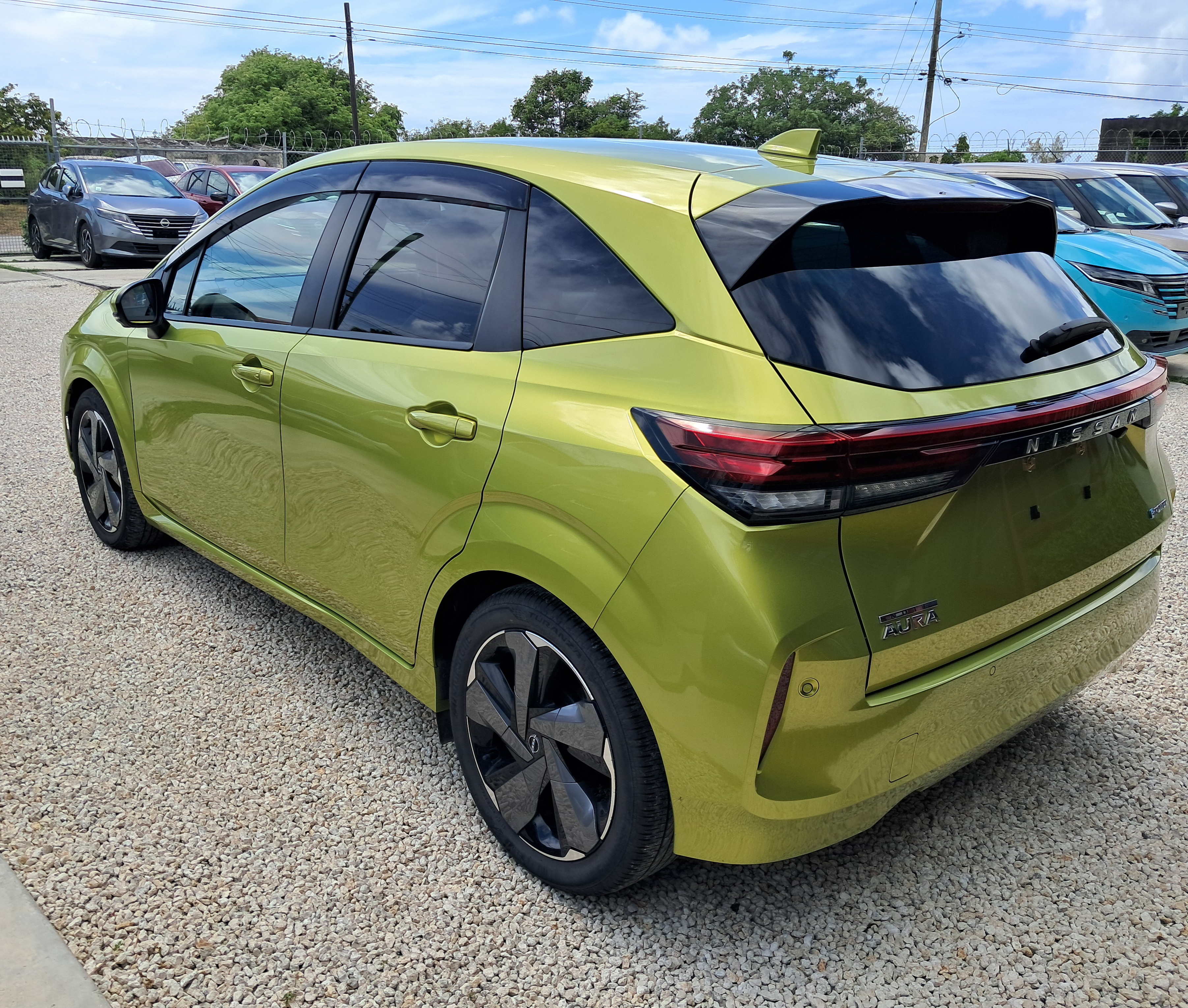 Nissan Note Aura Image 3