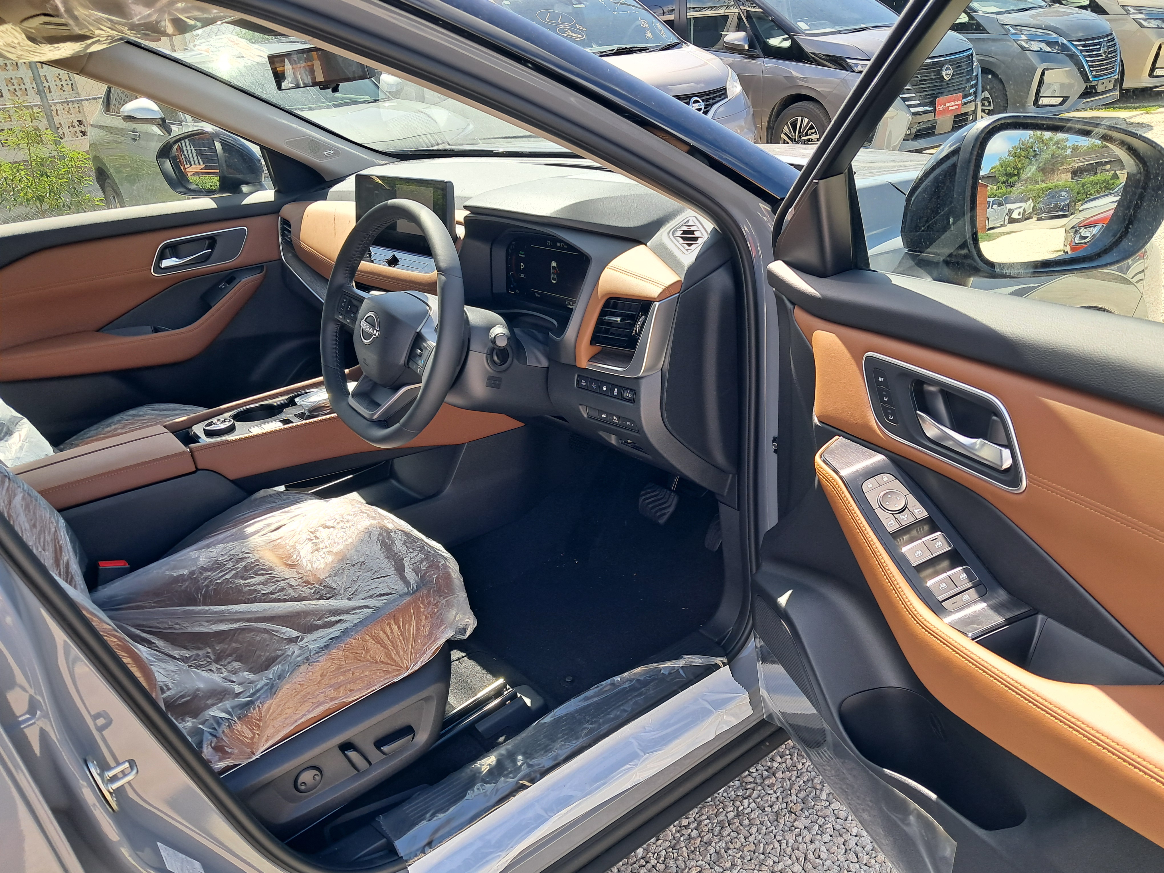 Nissan X-Trail Image 2